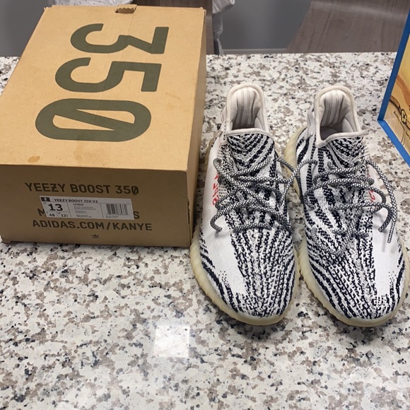 Yeezy Boost 350 V2 Zebras
